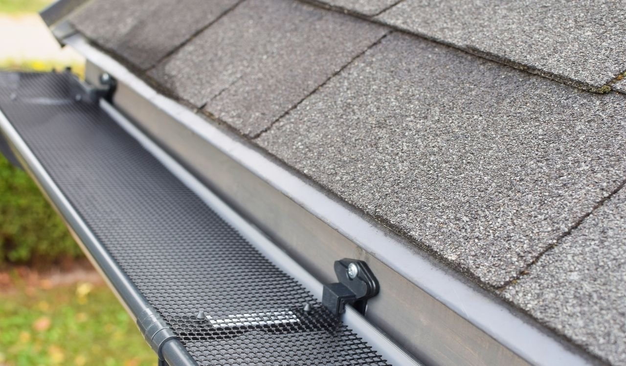 Custom-formed seamless aluminium gutter by Scarlet Roofing & Gutters